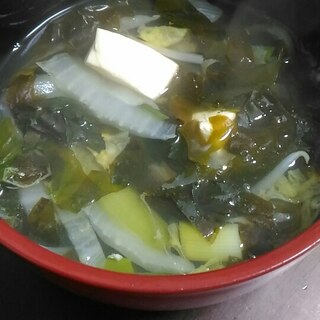 白菜とワカメの中華スープ